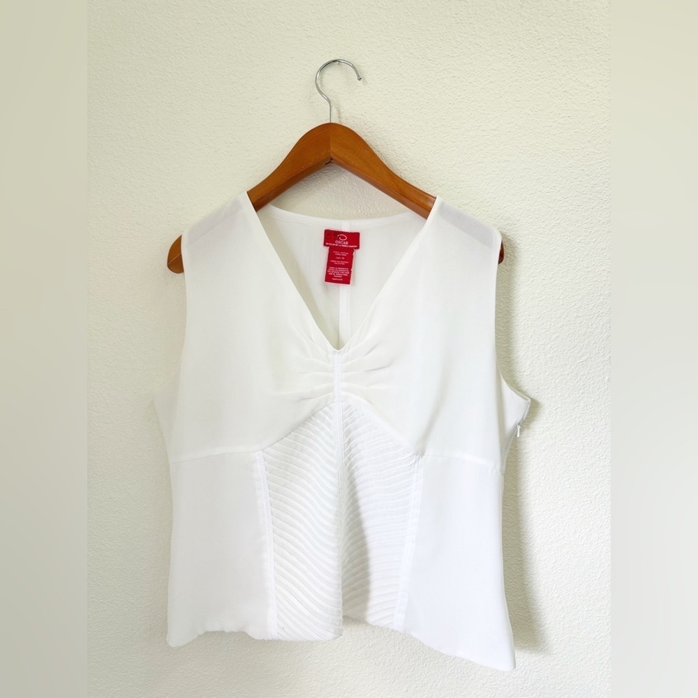 Oscar de la Renta Designer White V-Neck Sleeveless Blouse Women’s Size 16